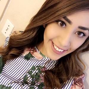 Meet your Posher, Deyanira